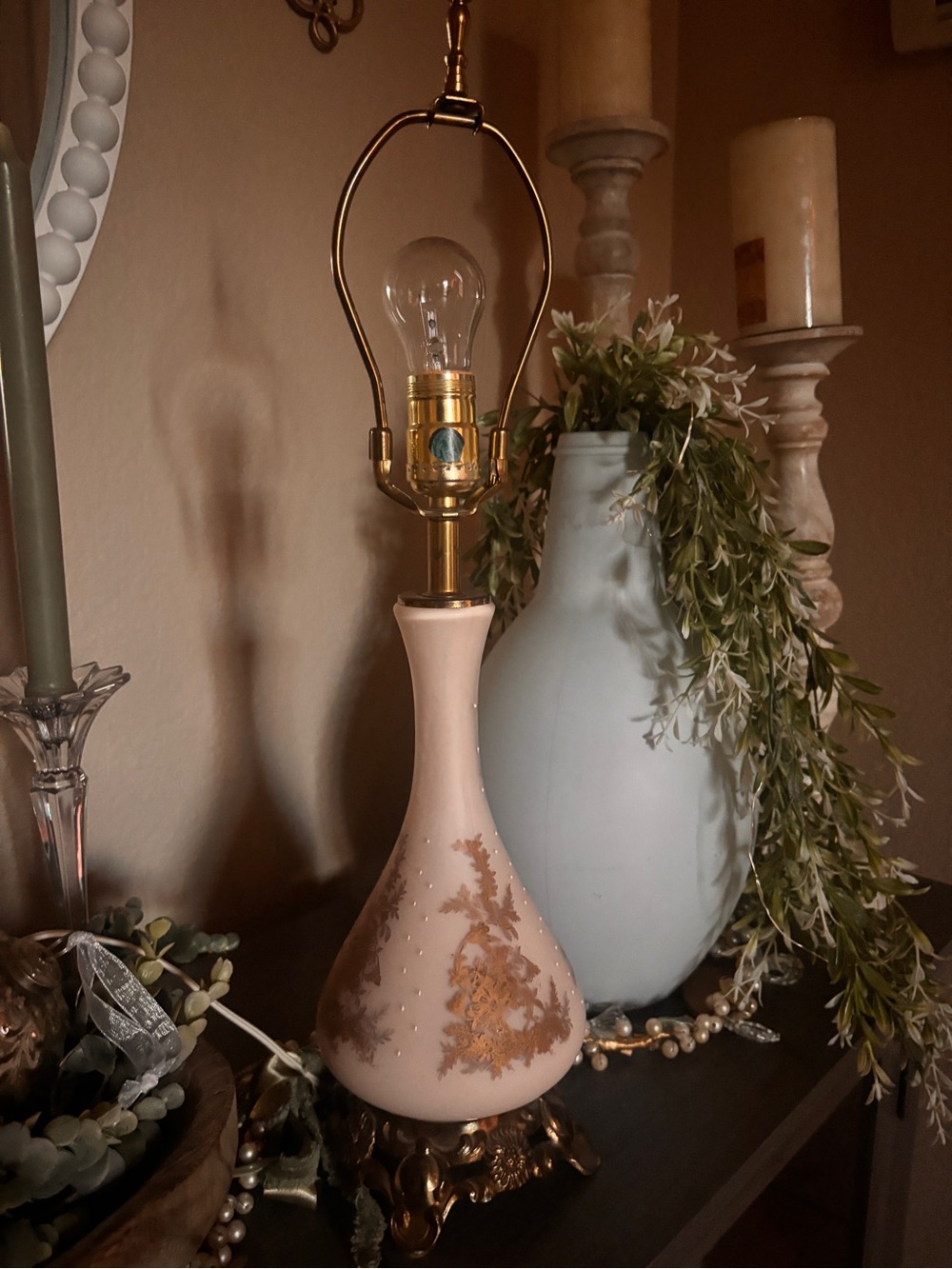 Vintage Milk Glass Table Lamp Gold Floral Ornate Metal Base 22” Working